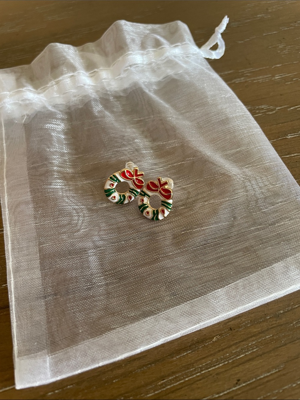 🎄 Festive Wreath Enamel Earrings - Red & Green